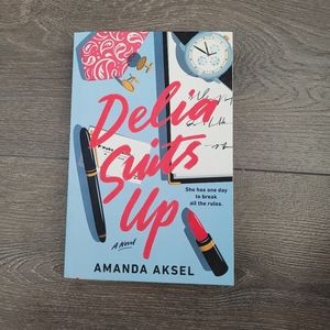 3/$12 📚 Delia Suits Up by Amanda Ansel